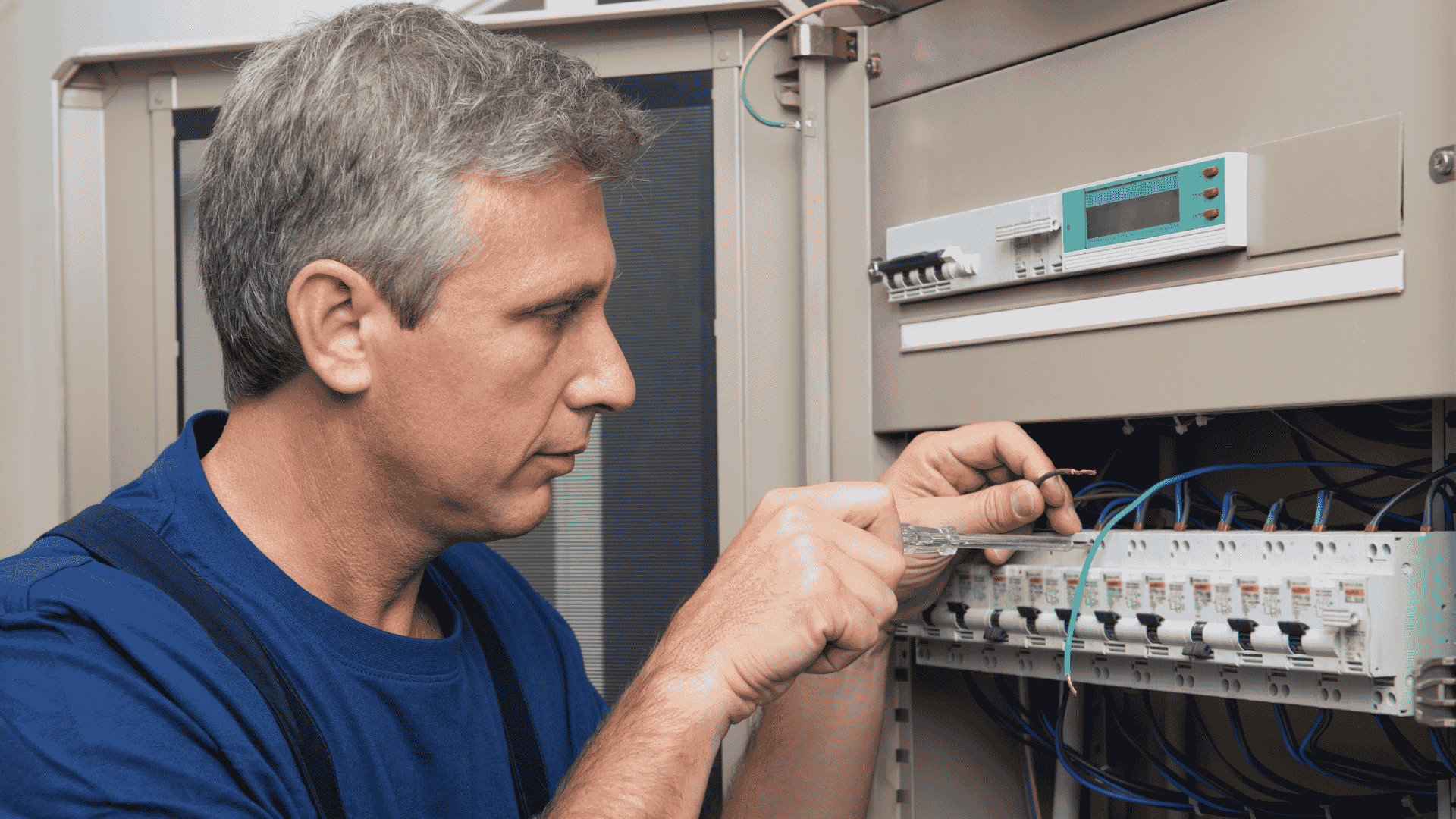 Signs It’s Time to Replace a Circuit Breaker